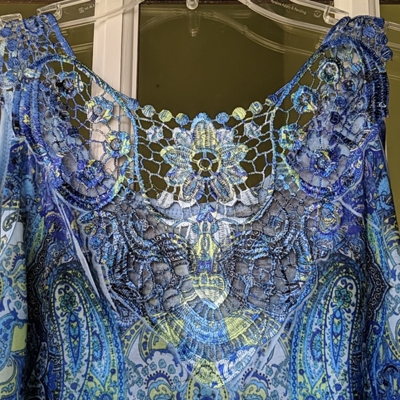 Top - Picture 3 of 3